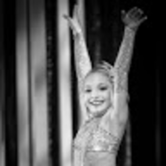 Meet your Posher, Isabella - Picture 1 of 1